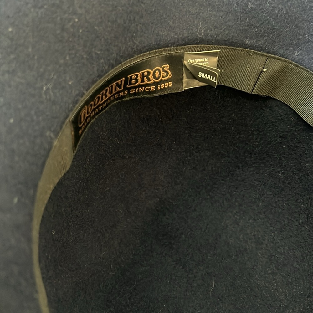 Hat - Picture 4 of 6